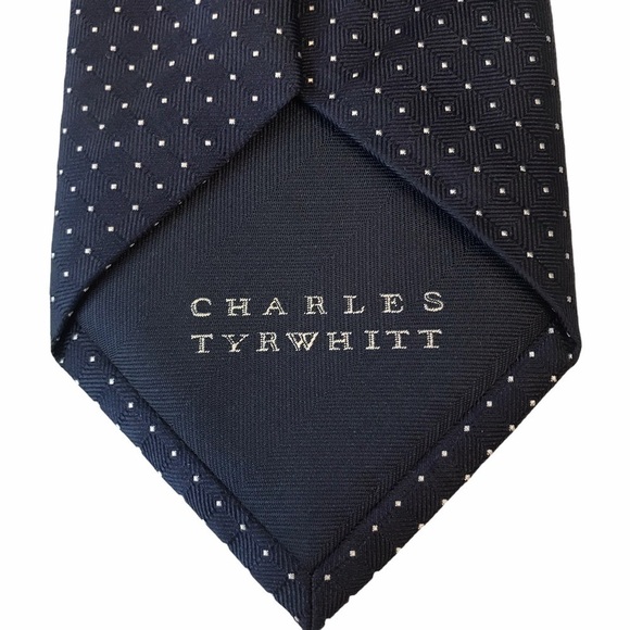 Charles Tyrwhitt Oxted Navy & White Pindot Hand Finished 100% Silk Tie - Picture 5 of 6